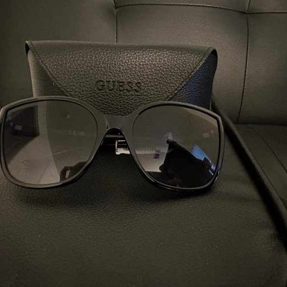 Guess Oversized Cat-Eye Sunglasses NWT